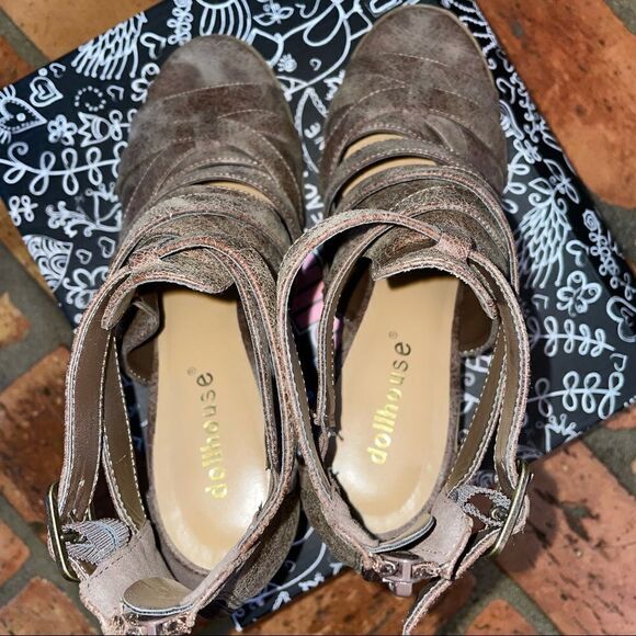 Dollhouse Brown Ripp Strappy Block Heel - Picture 4 of 5